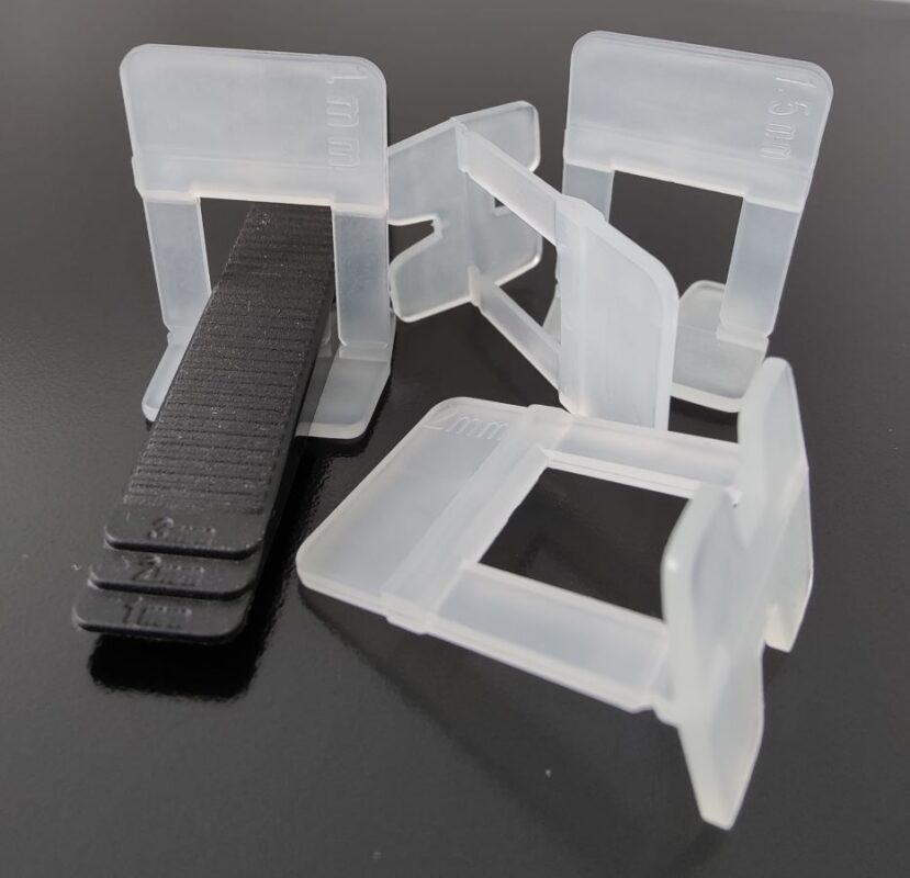 Sisteme profesionale nivelare gresie – PLASTIK COMPONENTS