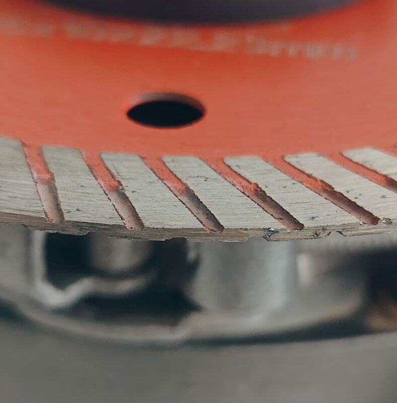 Sisteme profesionale nivelare gresie – PLASTIK COMPONENTS