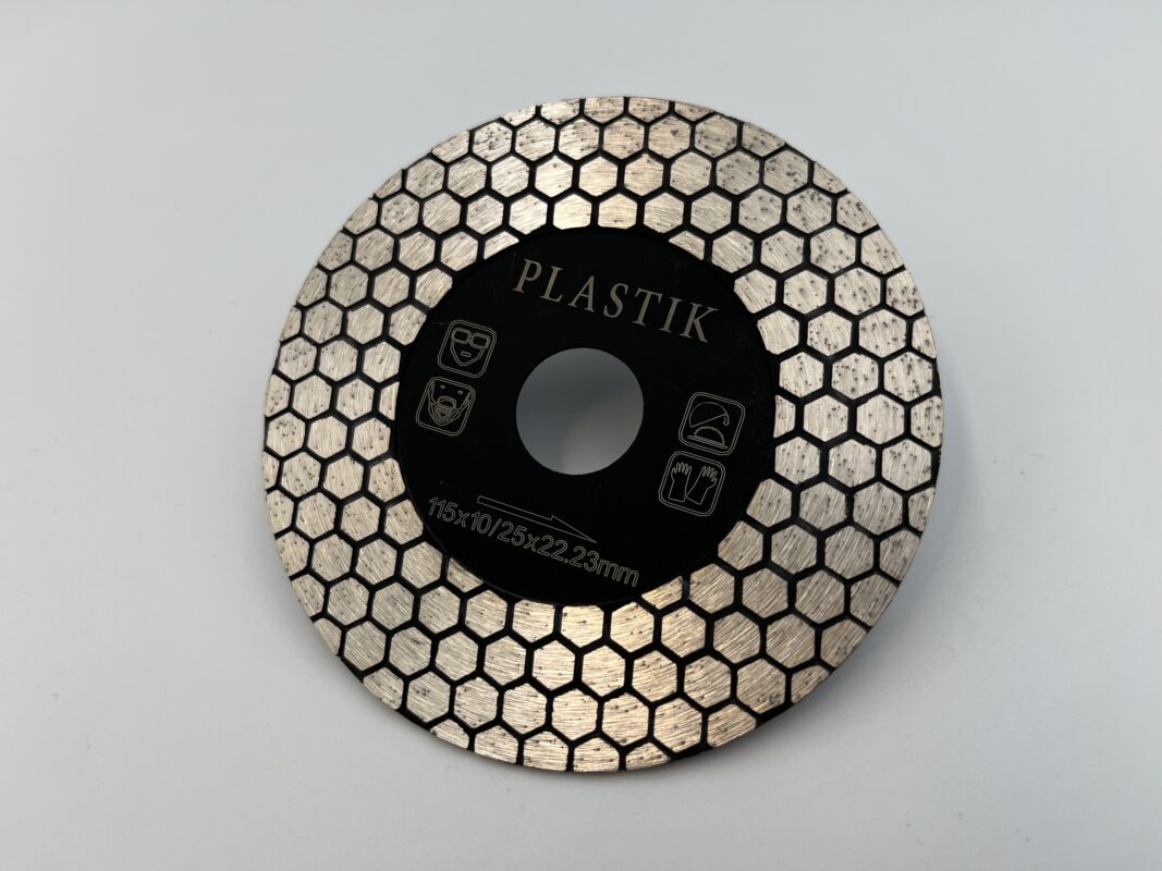 Sisteme profesionale nivelare gresie – PLASTIK COMPONENTS
